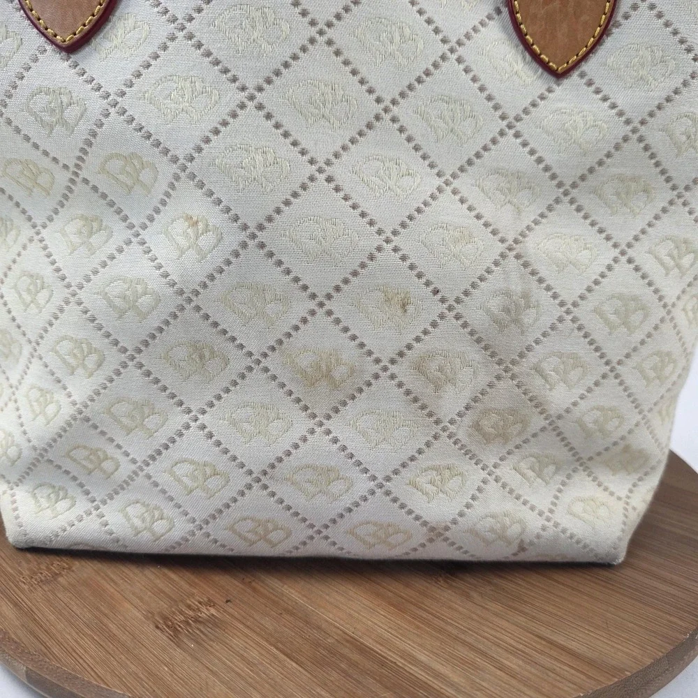 Dooney & Bourke Tote Bag Womens Medium Beige Leather Tassel Shoulder Purse
